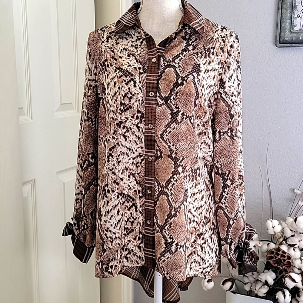 Blouse hi-low hem